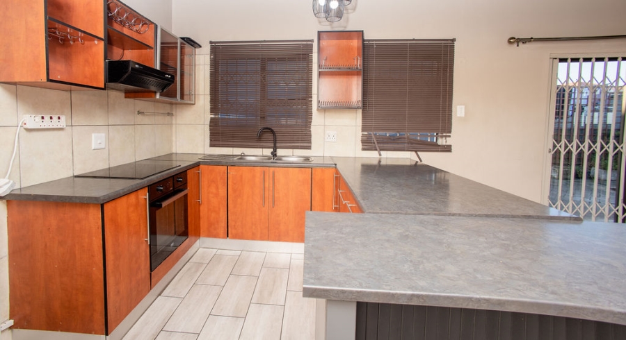 3 Bedroom Property for Sale in Sunnyridge Eastern Cape